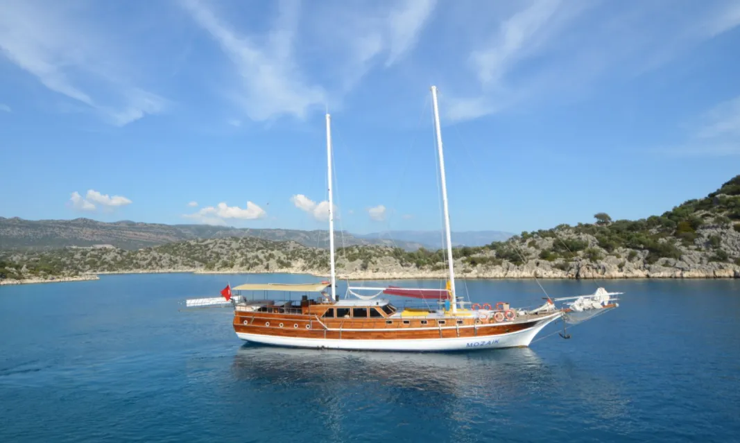 Explore Fethiye on a 26m 8 Cabin Gulet Rental - Fotoğraf 4