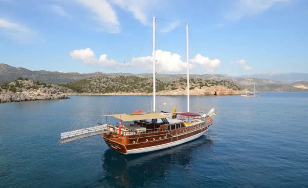 Explore Fethiye on a 26m 8 Cabin Gulet Rental - Fotoğraf 3