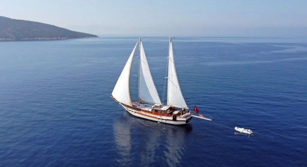 Rent a 27m 8 Cabin Gulet in Göcek - Fotoğraf 2