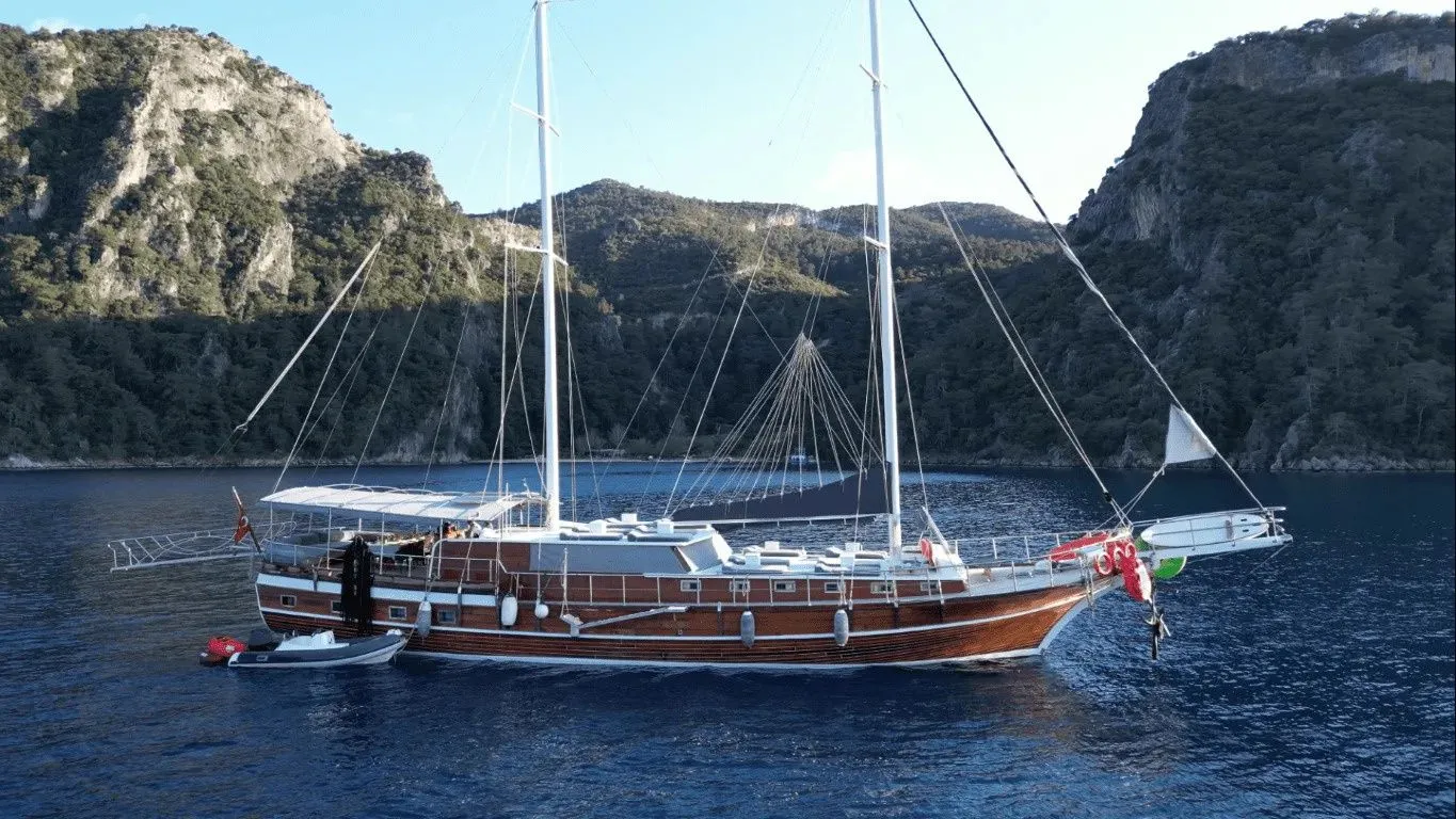 Explore Fethiye on a 27m 6 Cabin Gulet Rental - Fotoğraf 1