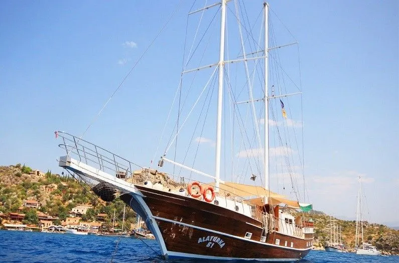Rent a 27m 8 Cabin Gulet in Fethiye - Fotoğraf 1