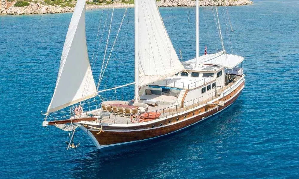 Rent a 27m 6 Cabin Gulet in Bozburun - Fotoğraf 1