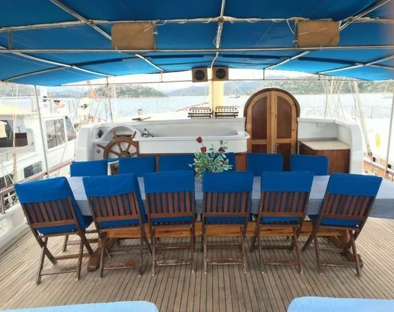Rent a 28m 8 Cabin Gulet in Marmaris - Fotoğraf 5