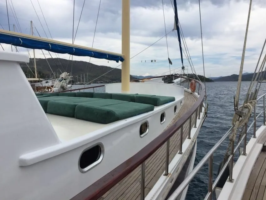 Rent a 28m 8 Cabin Gulet in Marmaris - Fotoğraf 2
