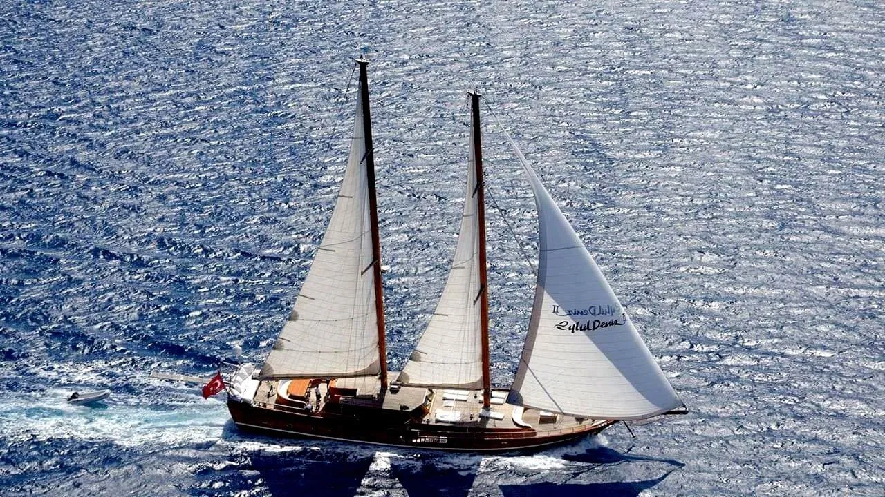 Bodrum Kiralık 4 Kabinli 30m Gulet - Fotoğraf 1