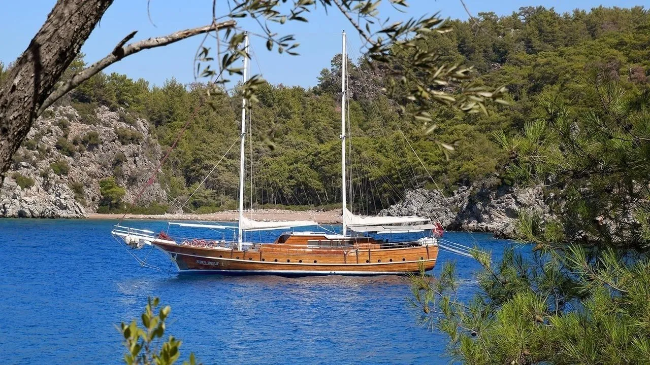 Explore Marmaris on a 30m 8 Cabin Gulet Rental - Fotoğraf 5
