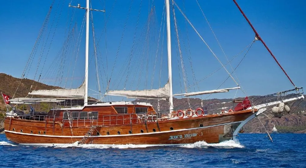 Explore Marmaris on a 30m 8 Cabin Gulet Rental - Fotoğraf 1