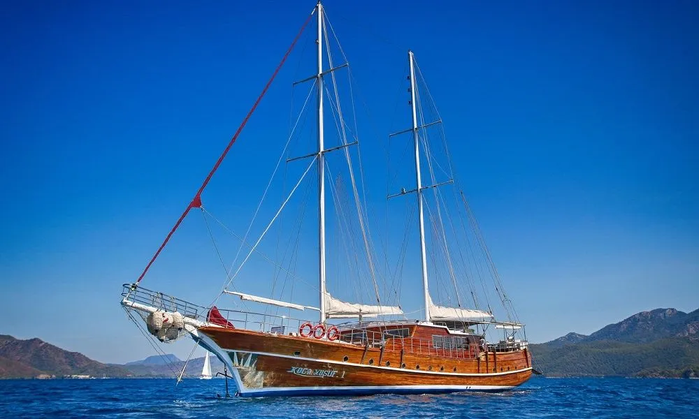 Explore Marmaris on a 30m 8 Cabin Gulet Rental - Fotoğraf 2