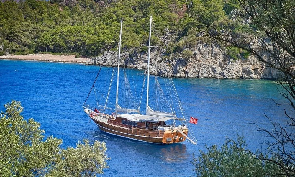 Explore Marmaris on a 30m 8 Cabin Gulet Rental - Fotoğraf 4