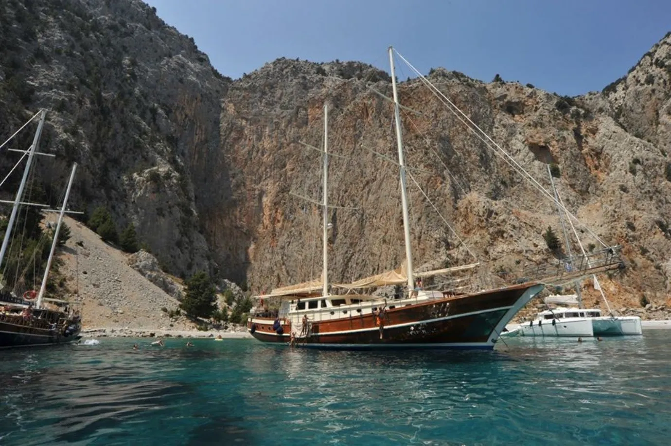 Marmaris Kiralık 30m Tekne - Fotoğraf 1