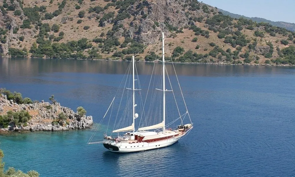 Rent a 30m Boat in Göcek - Fotoğraf 1