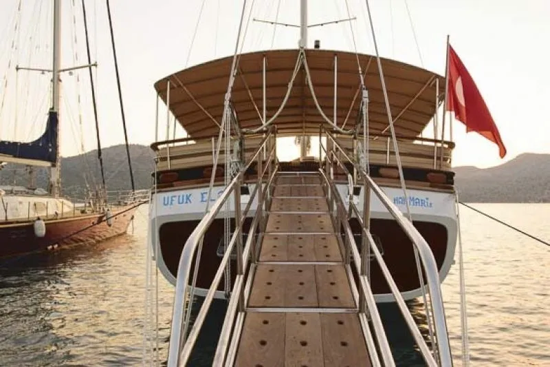 Rent a 30m 6 Cabin Gulet in Marmaris - Fotoğraf 3
