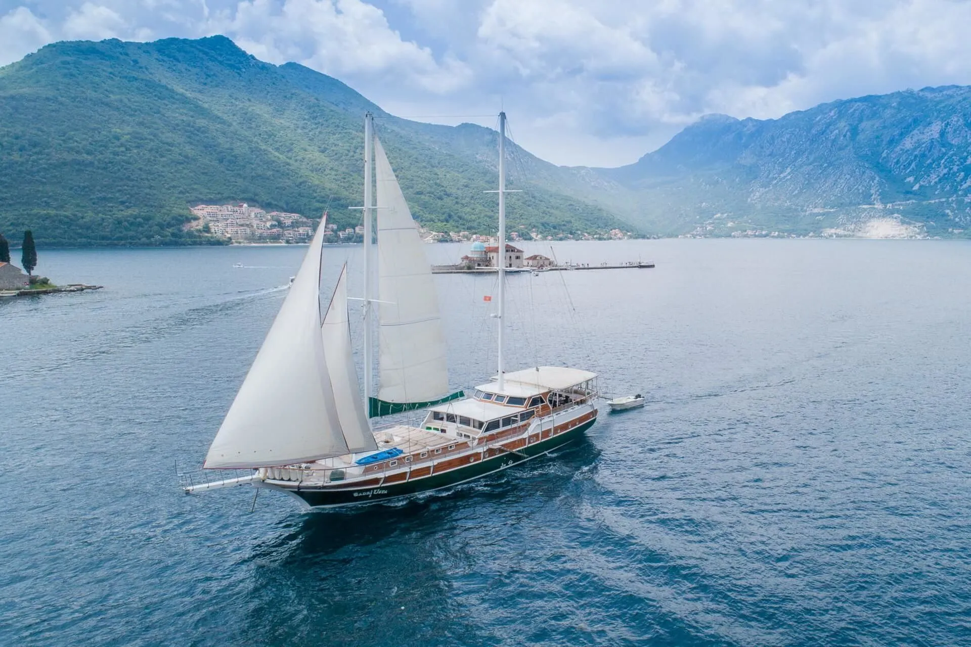 Sadri Usta: Комфорт и стиль на гулете - Fotoğraf 1