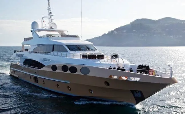Rent a 38.4m Gulf Craft Majesty 125 Motor Yacht in Bodrum - Fotoğraf 1