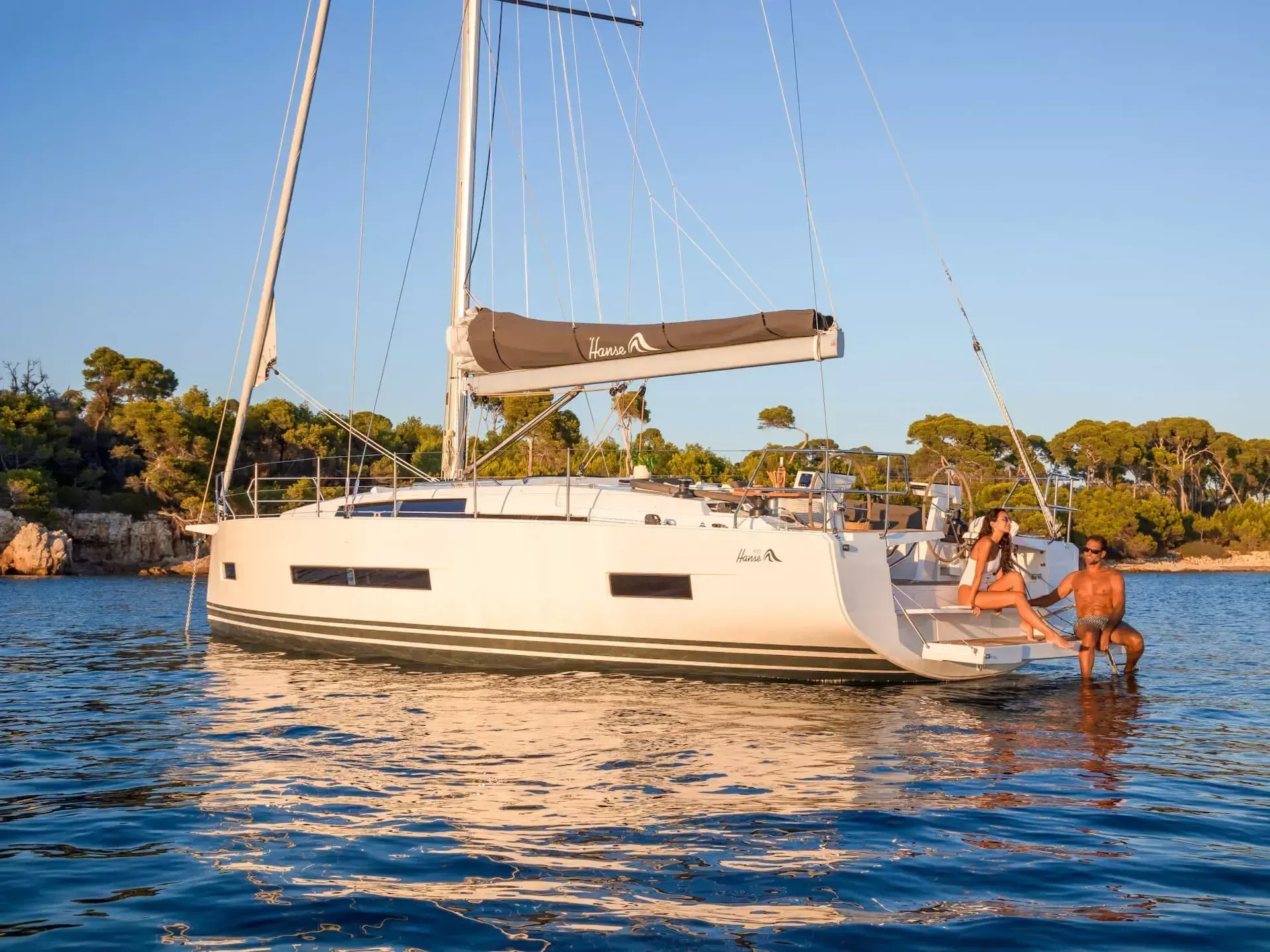 12.55m Göcek Hanse 410 Sailing Yacht Hire - Fotoğraf 4