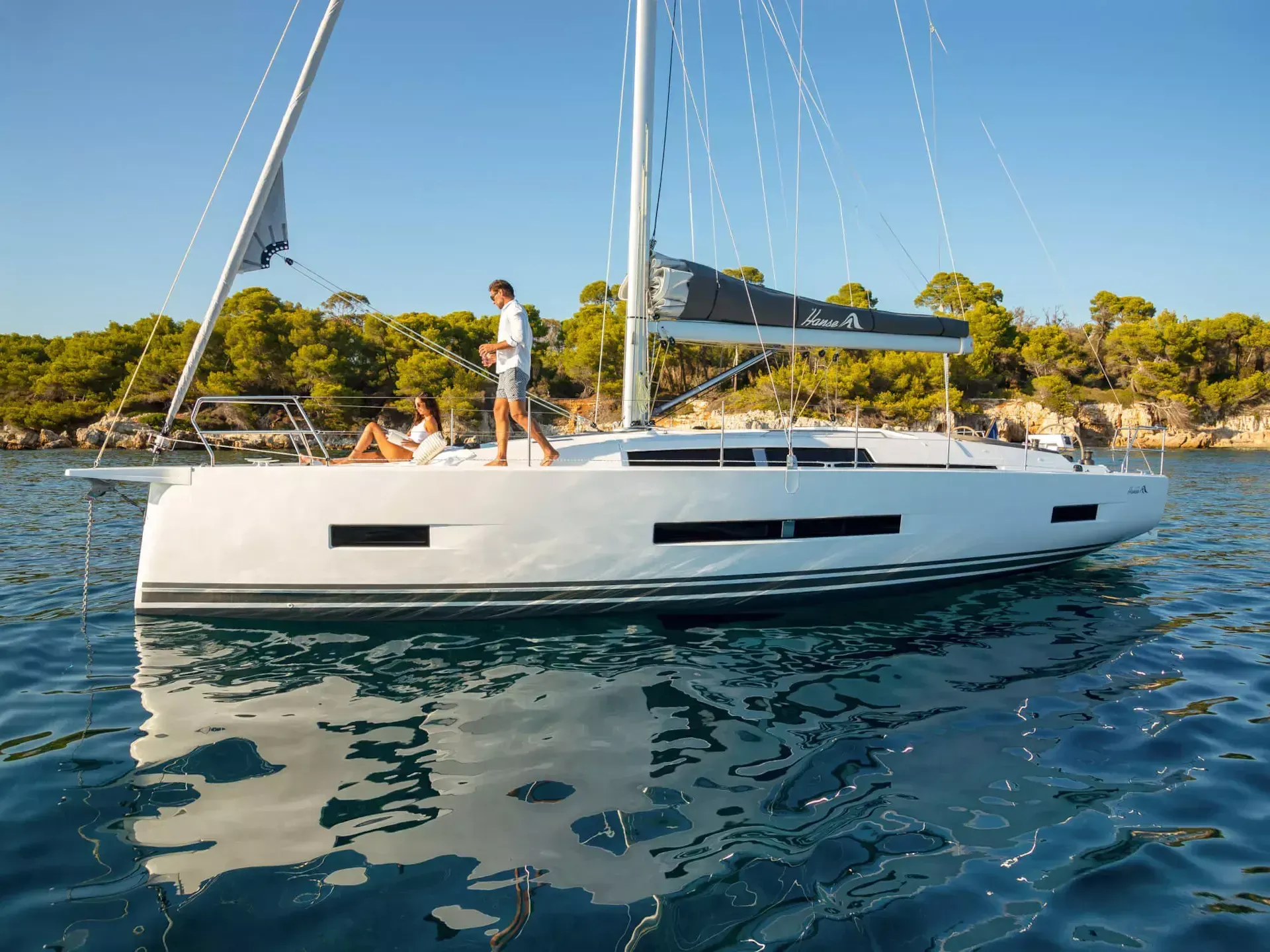 12.55m Göcek Hanse 410 Sailing Yacht Hire - Fotoğraf 3