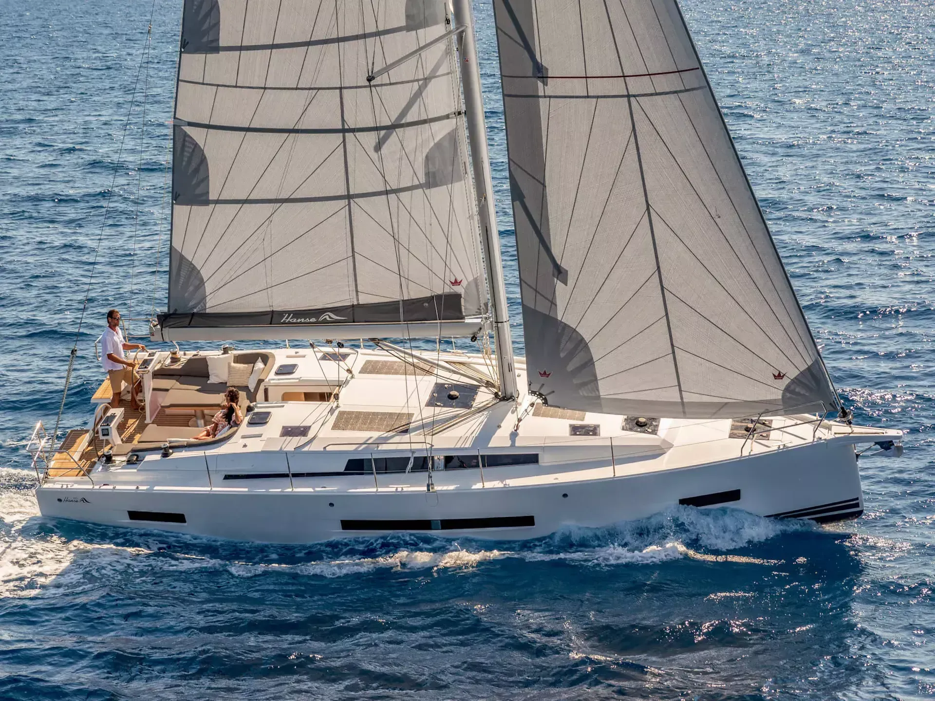 12.55m Göcek Hanse 410 Sailing Yacht Hire - Fotoğraf 5