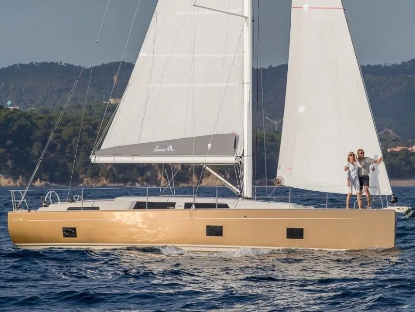 Rent a 12.4m Hanse 418 Sailing Yacht in Marmaris - Fotoğraf 4