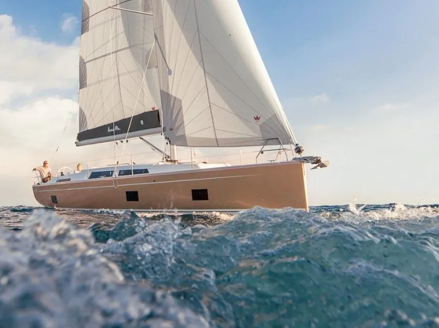 Rent a 12.4m Hanse 418 Sailing Yacht in Marmaris - Fotoğraf 3