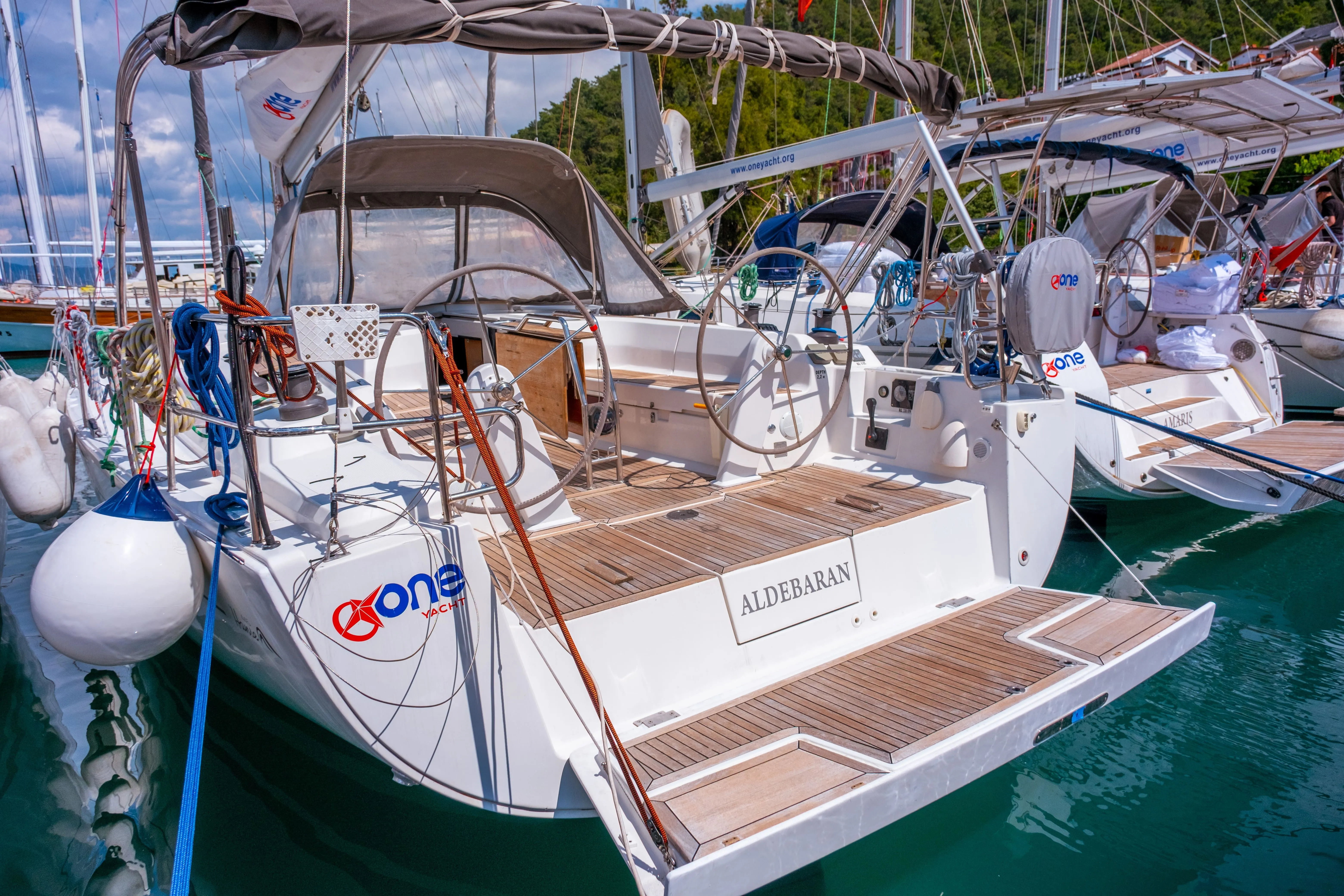 Explore Fethiye on a 13.52m Rental Sailing Yacht Hanse 445 - Fotoğraf 1