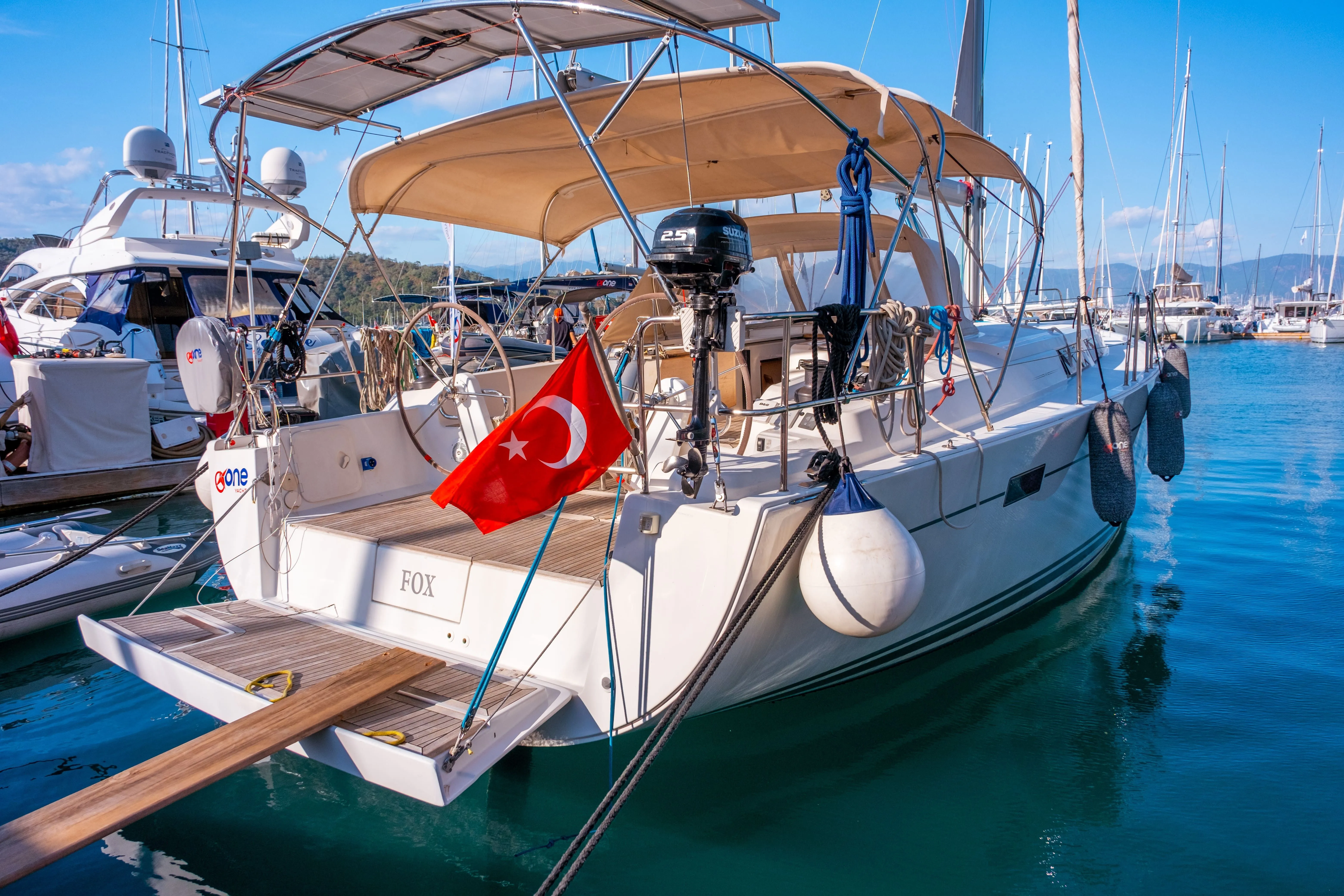 Исследуйте Фетхие на арендованном парусная яхта Hanse 445 длиной 13.52м - Fotoğraf 4