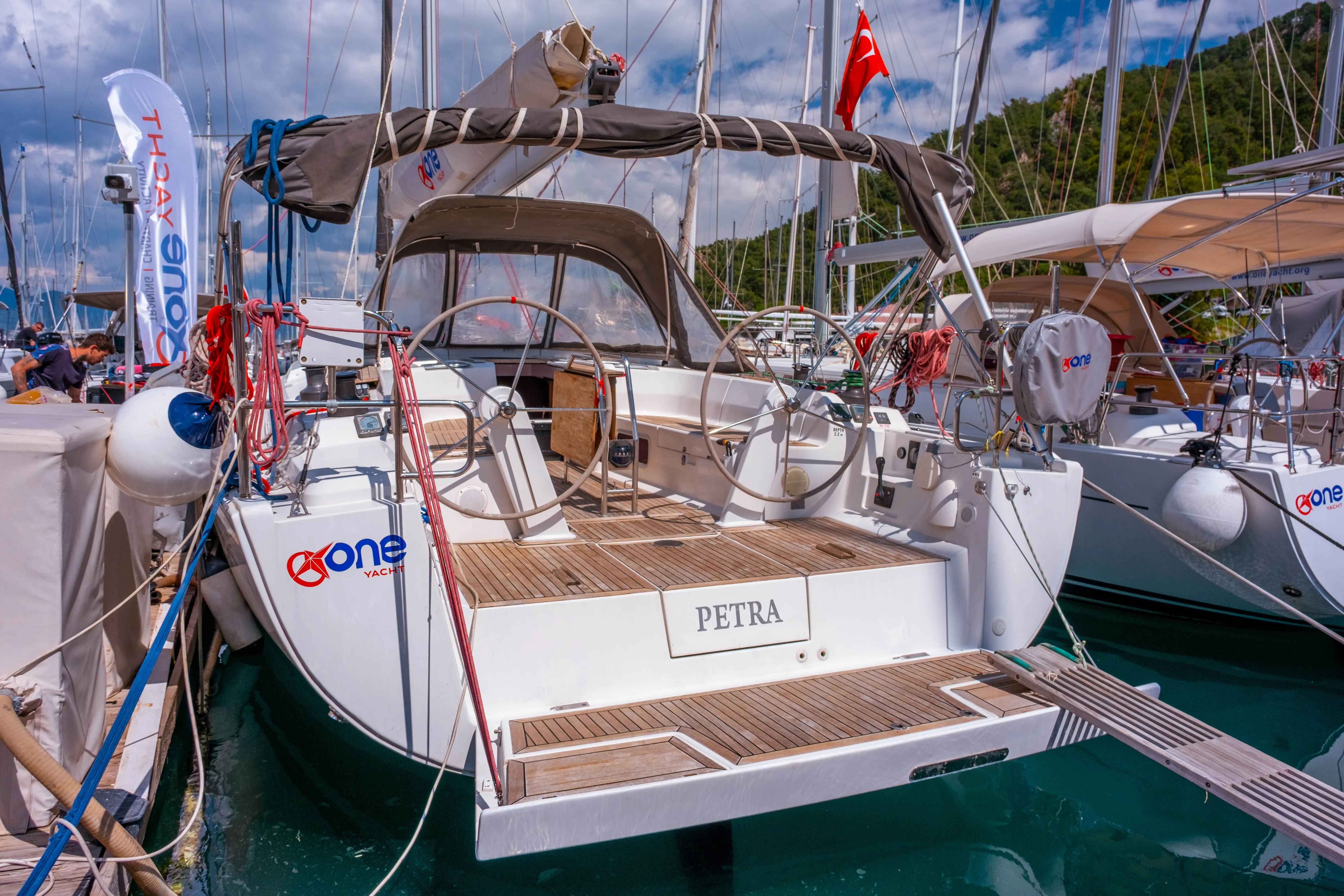13.52m Fethiye Sailing Yacht Hanse 445 Hire - Fotoğraf 4