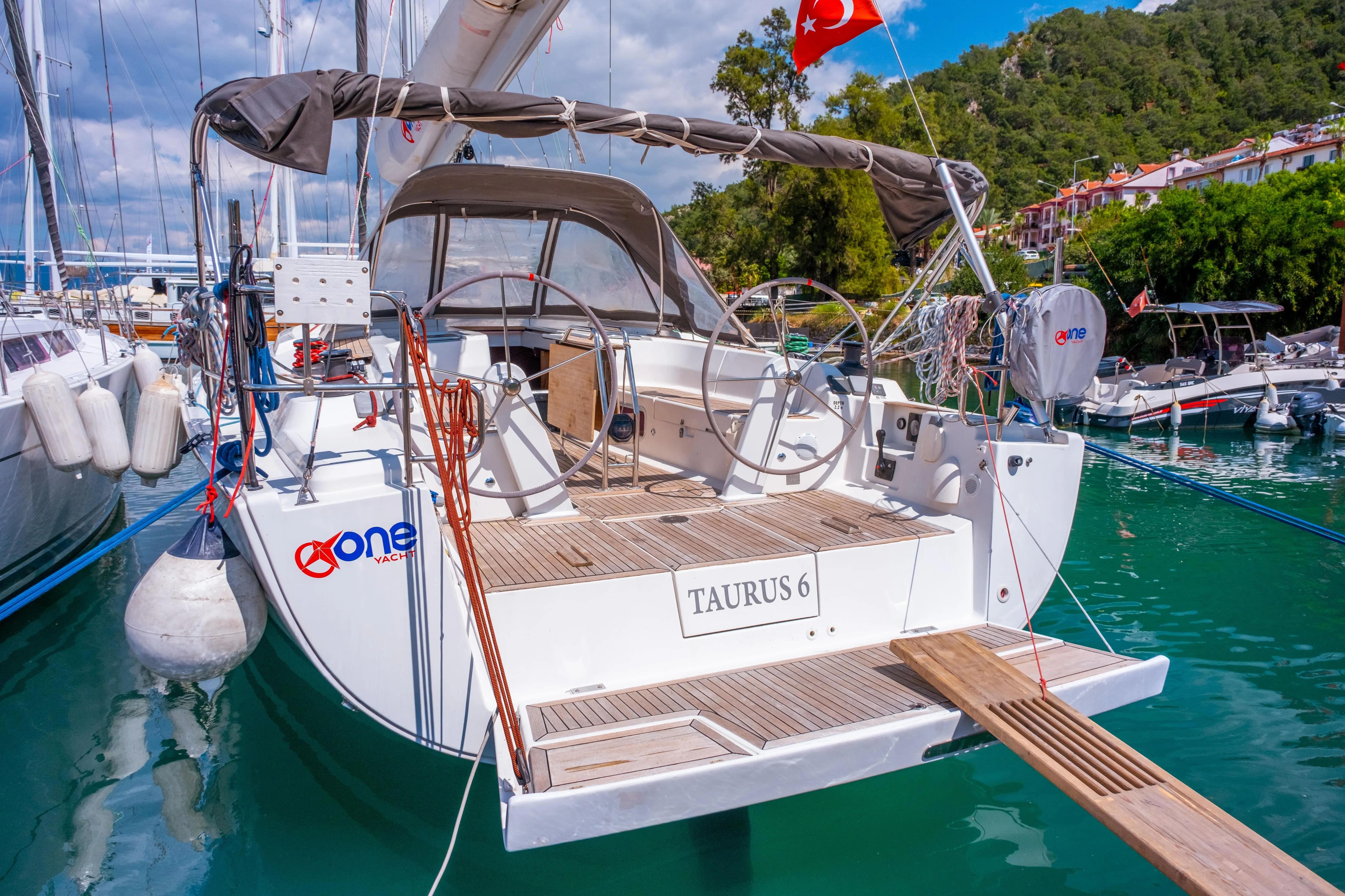 Rent a 13.52m 4 Cabin Sailing Yacht in Fethiye - Fotoğraf 1