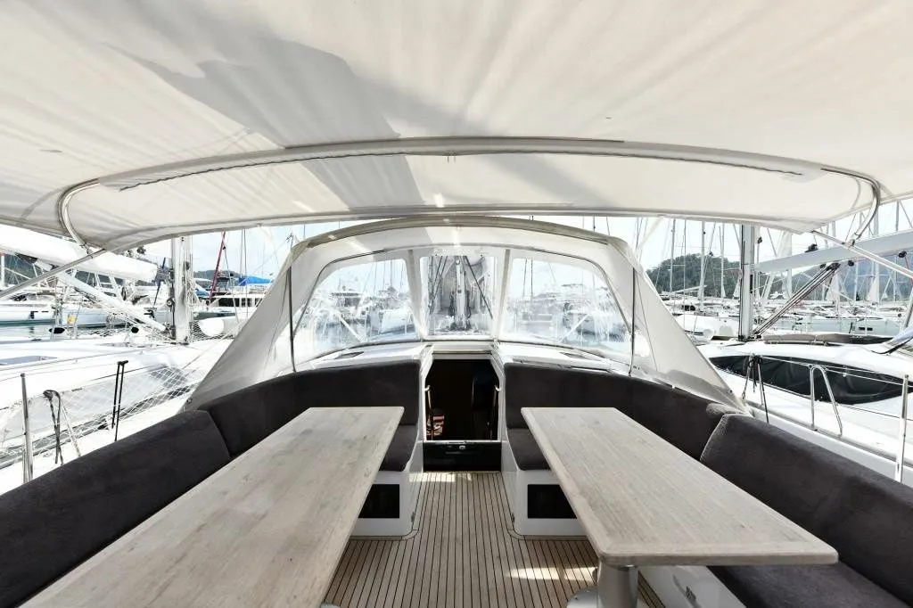 Rent a 14.6m Hanse 460 Sailing Yacht in Göcek - Fotoğraf 4