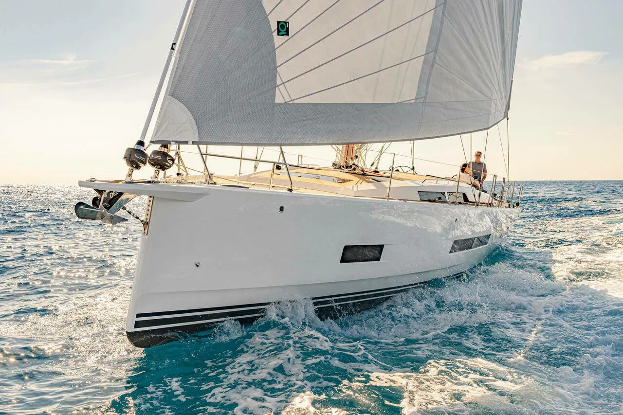 Amalfi 460: Spacious Comfort & Modern Sailing - Fotoğraf 4