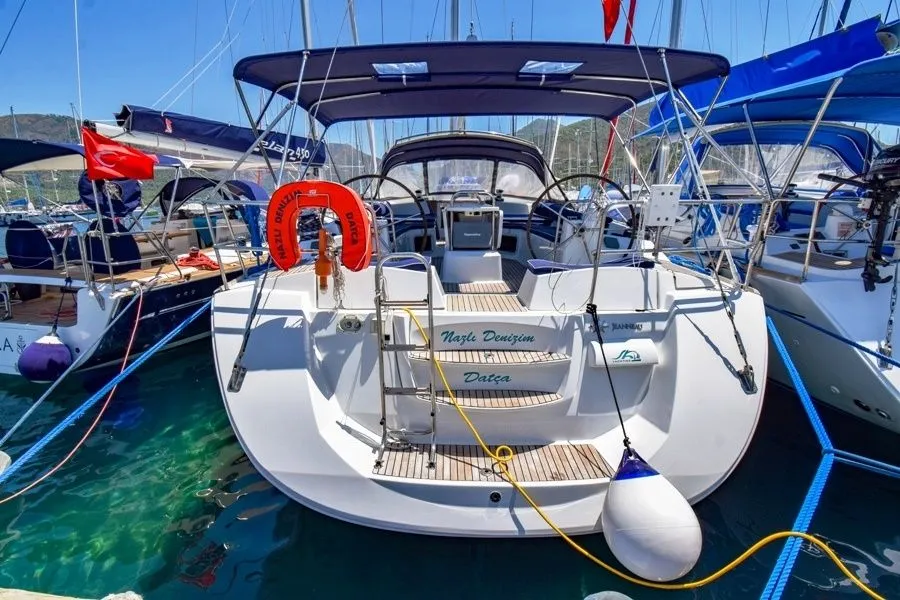 Charter a 16.06m 5 Cabin Sailing Yacht in Marmaris - Fotoğraf 1