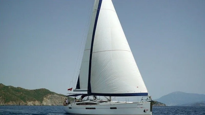 Charter a 16.06m Jeanneau 53 Sailing Yacht in Marmaris - Fotoğraf 3