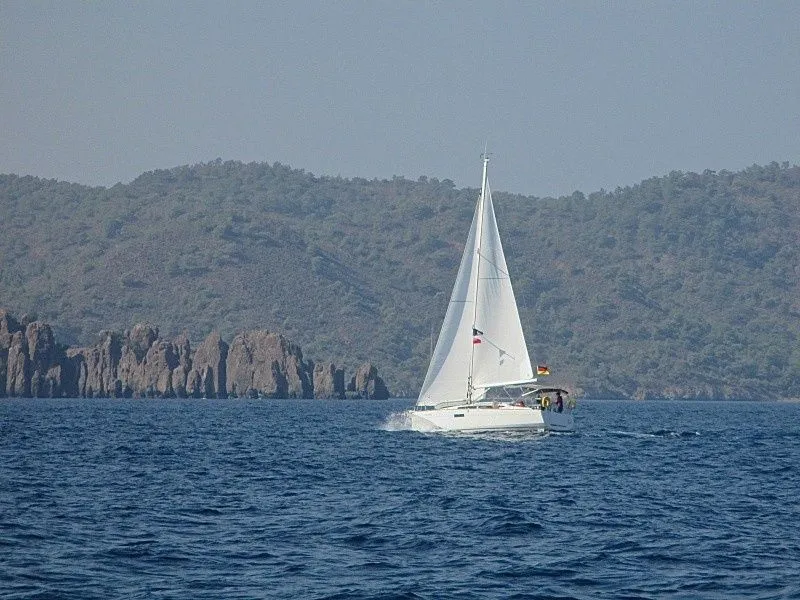 Rent a 10.34m Sailing Yacht Jeanneau Sun Odyssey 349 in Fethiye - Fotoğraf 4