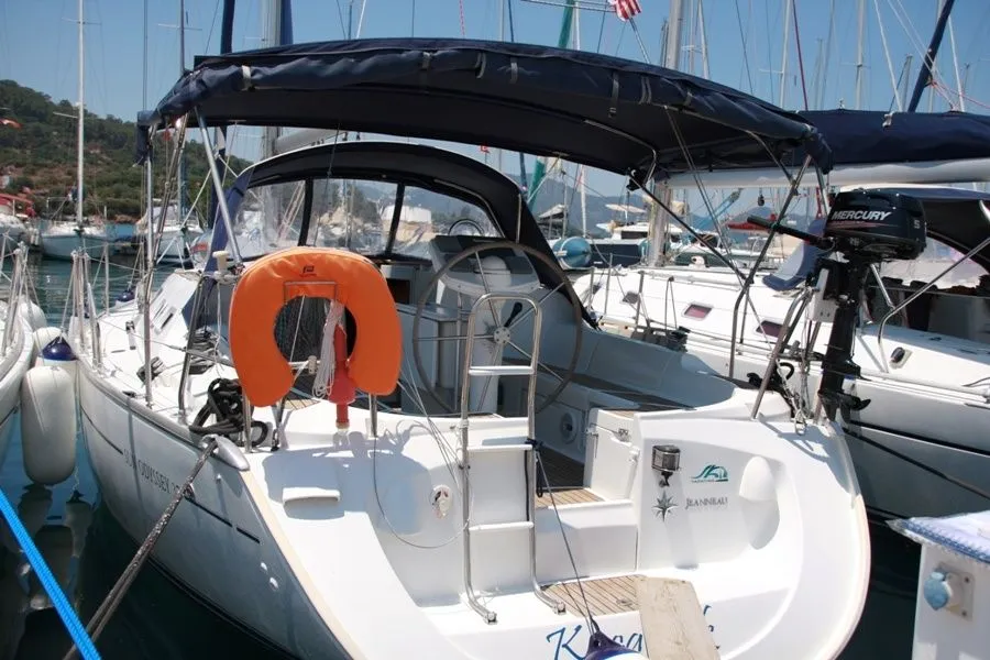Rent a 11.9m 3 Cabin Sailing Yacht in Marmaris - Fotoğraf 5