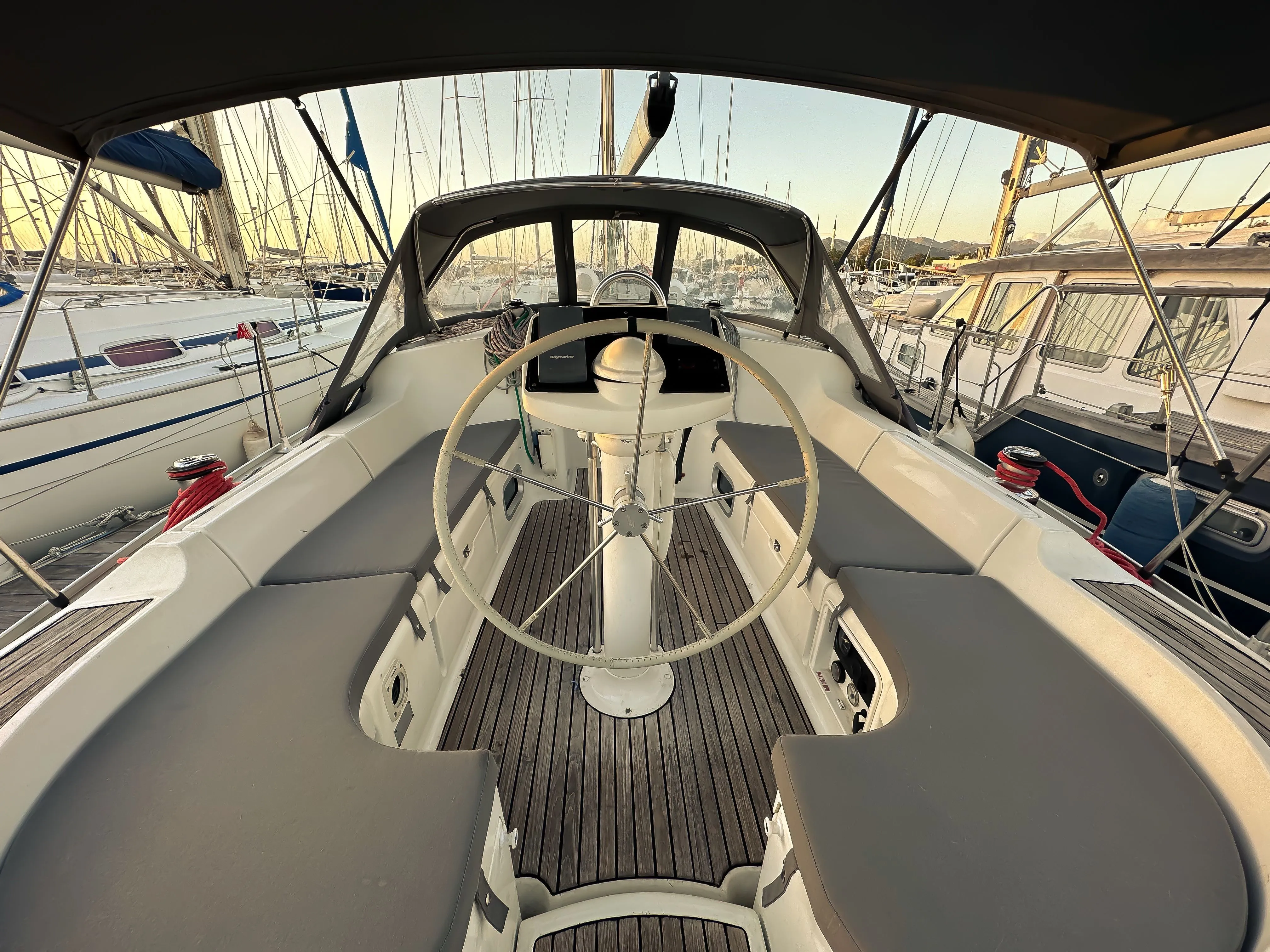 Rent a 11.27m 3 Cabin Sailing Yacht in Turgutreis - Fotoğraf 4