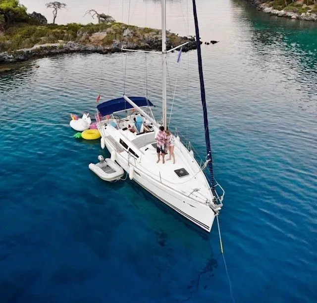 Explore Fethiye on a 11.86m Rental Sailing Yacht Jeanneau Sun Odyssey 39i - Fotoğraf 4