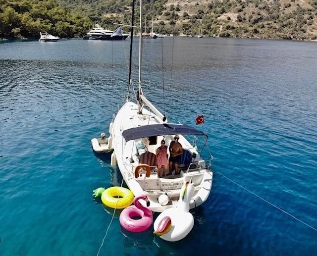 Explore Fethiye on a 11.86m Rental Sailing Yacht Jeanneau Sun Odyssey 39i - Fotoğraf 3