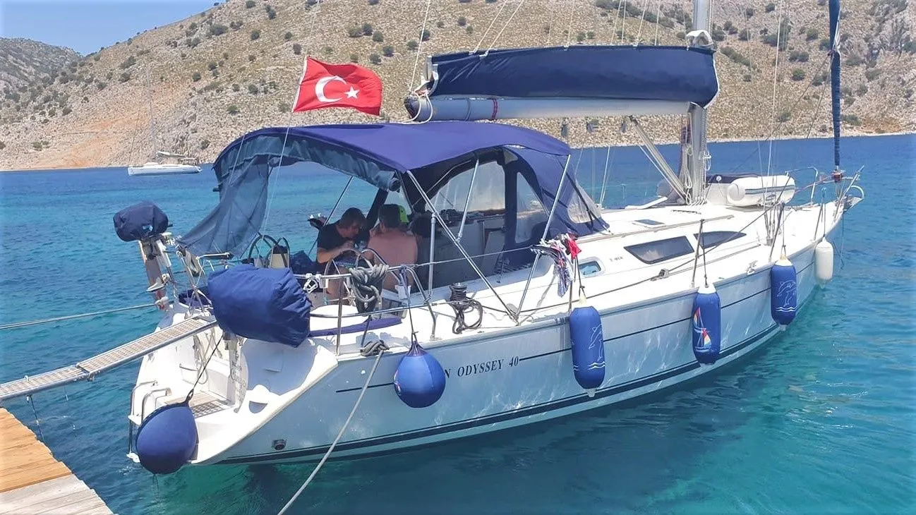 Charter a 12.2m Sailing Yacht Jeanneau Sun Odyssey 40 in Marmaris - Fotoğraf 1
