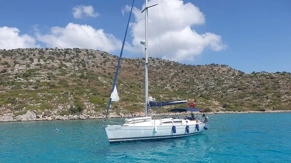 Charter a 12.2m Sailing Yacht Jeanneau Sun Odyssey 40 in Marmaris - Fotoğraf 3