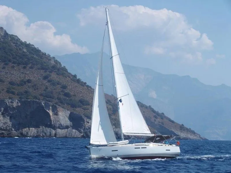 Charter a 12.34m Jeanneau Sun Odyssey 409 Sailing Yacht in Fethiye - Fotoğraf 4