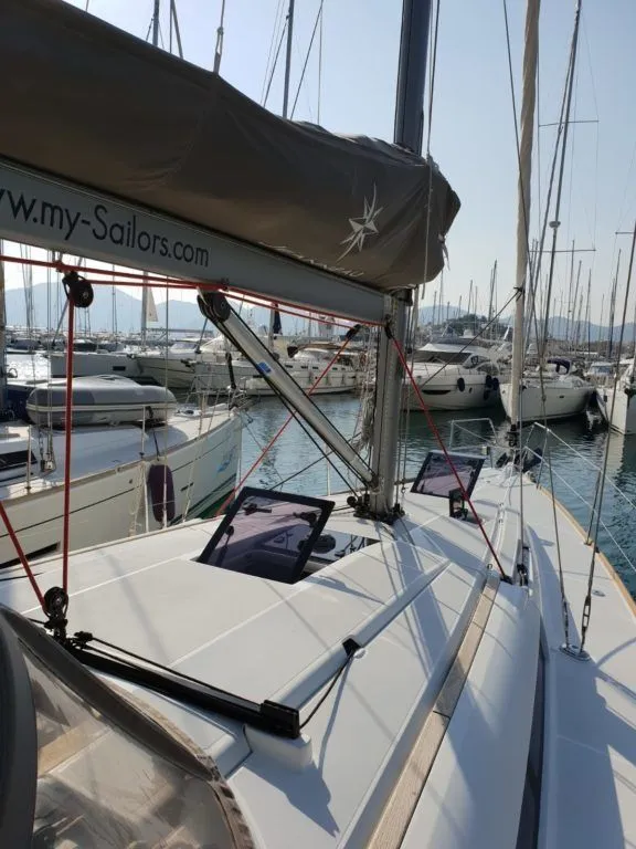 Charter a 12.34m Sailing Yacht Jeanneau Sun Odyssey 409 in Marmaris - Fotoğraf 3