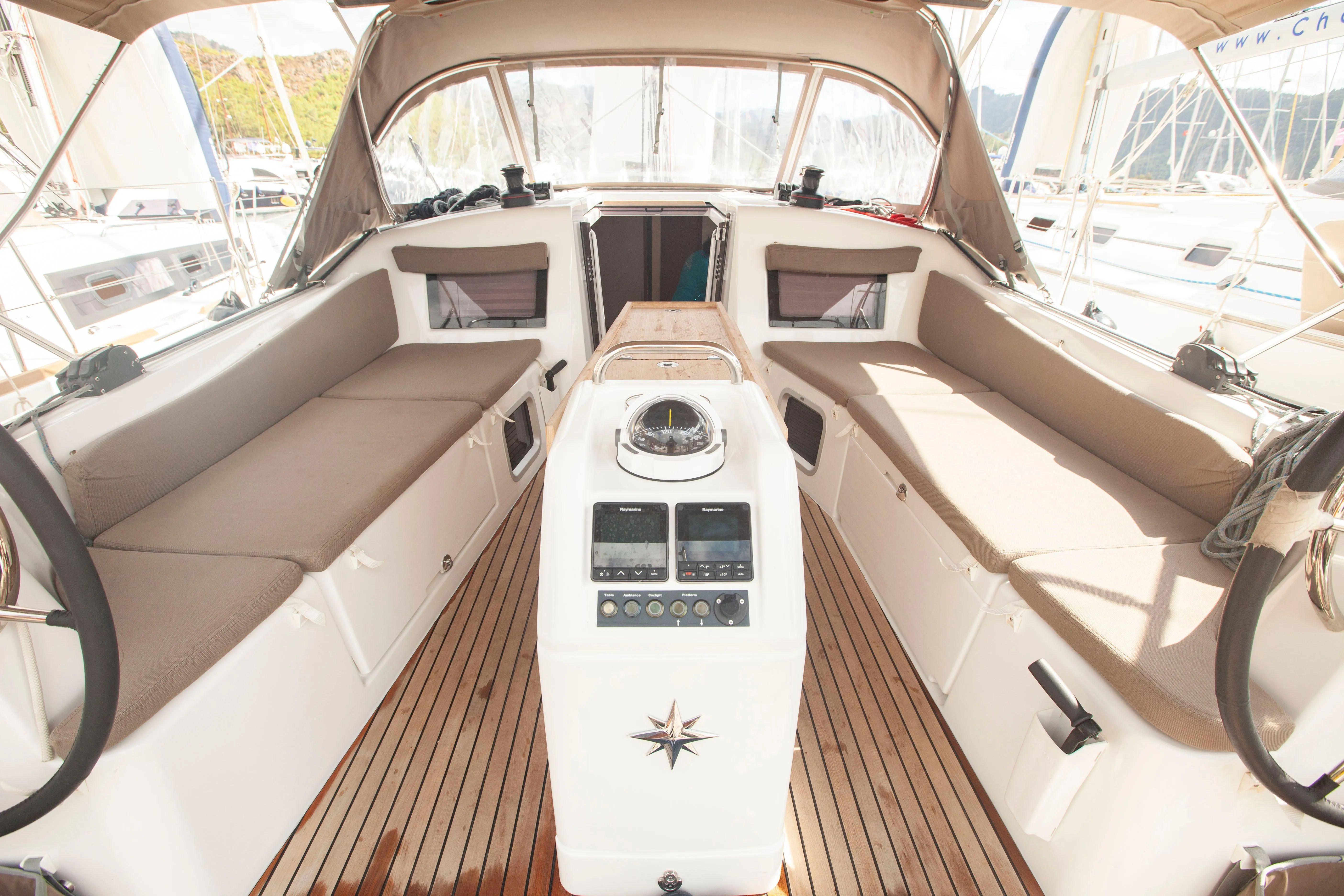 12.95м аренда Jeanneau Sun Odyssey 410 в Орхание - Fotoğraf 3