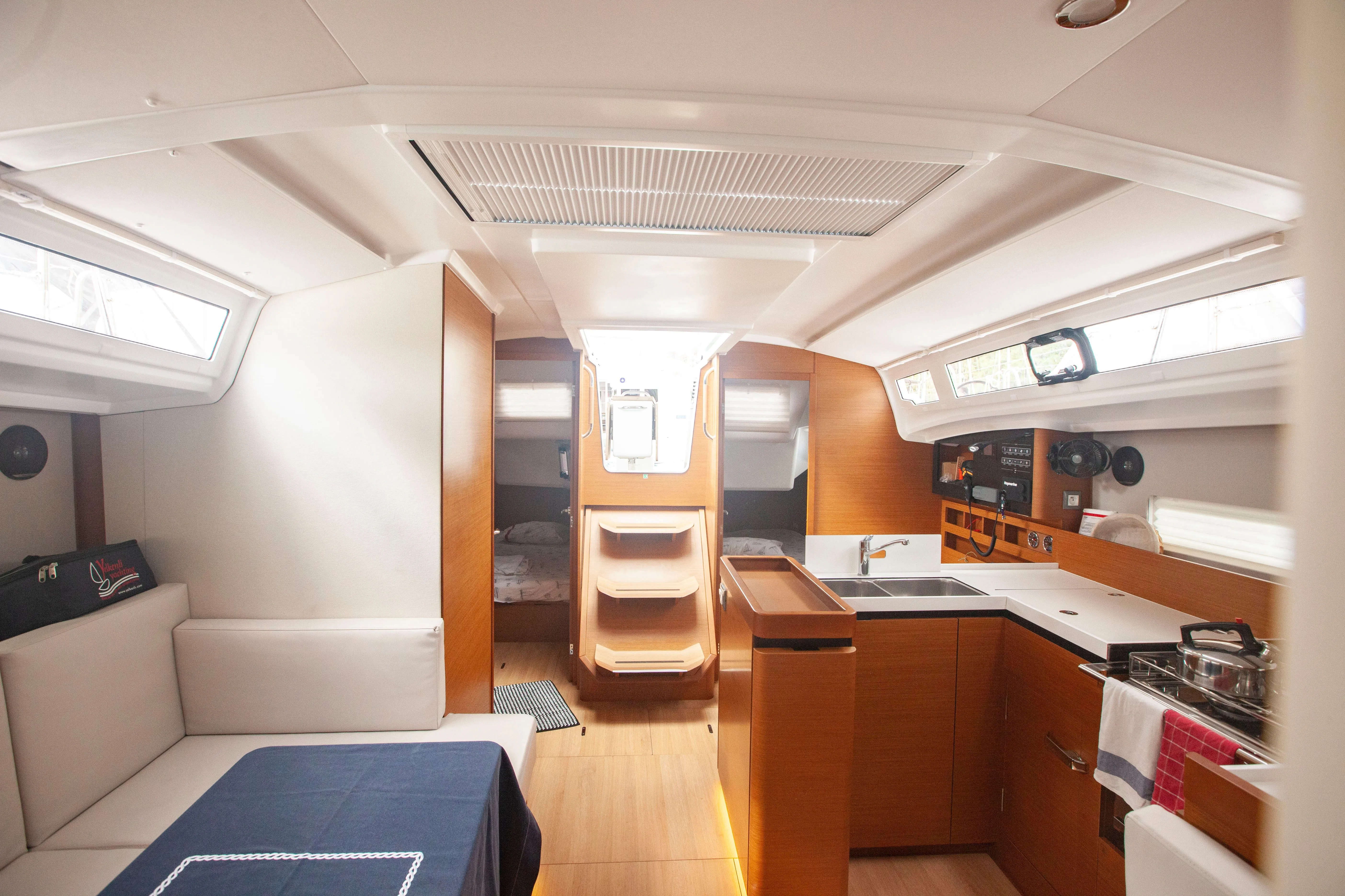 12.95м аренда Jeanneau Sun Odyssey 410 в Орхание - Fotoğraf 5