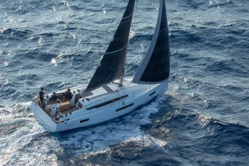 Charter a 12.35m 3 Cabin Sailing Yacht in Marmaris - Fotoğraf 3