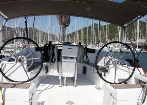 Marmaris 13.34m Kiralık Jeanneau Sun Odyssey 439 Yelkenli Yat - Fotoğraf 4