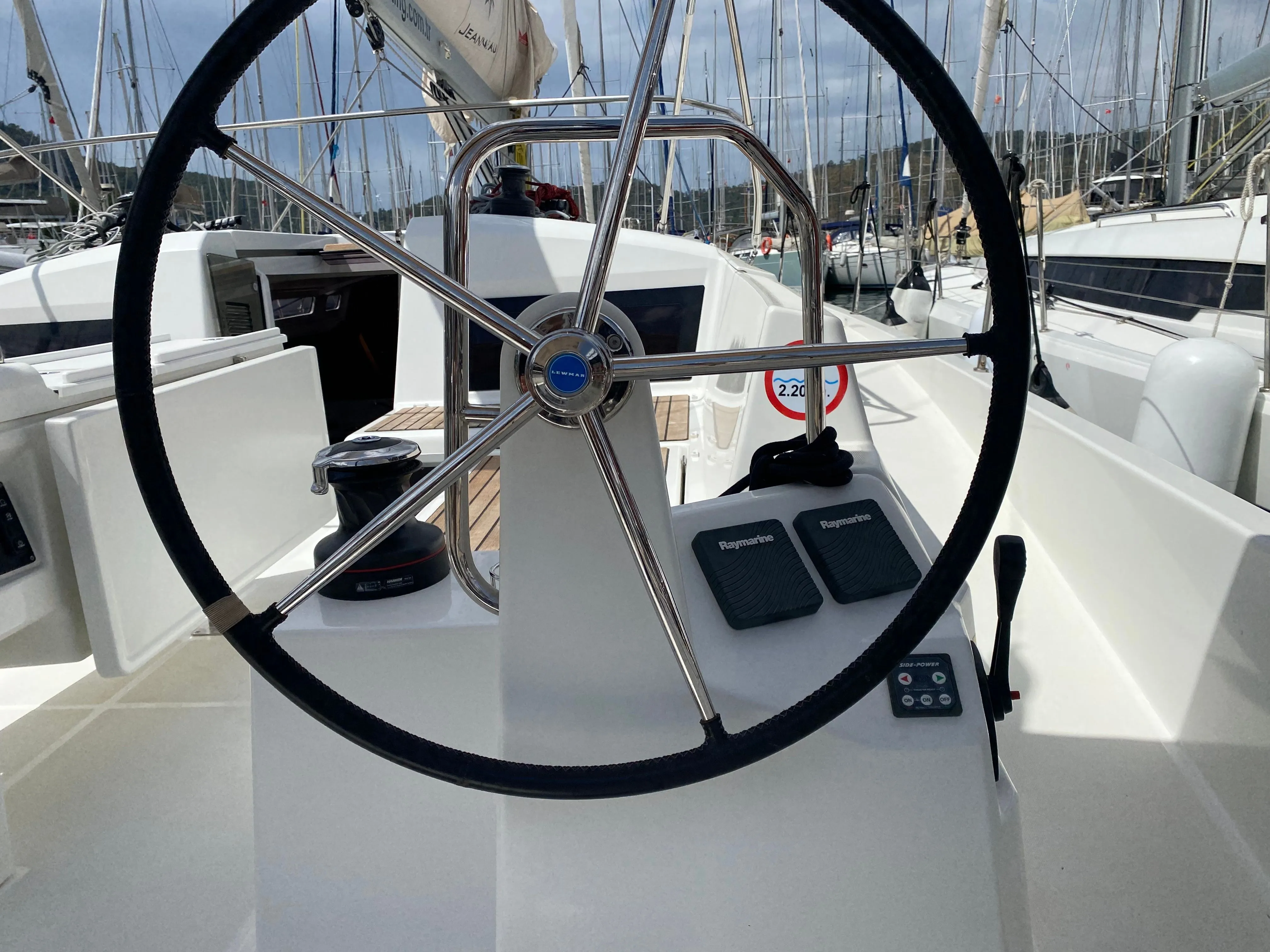 Fethiye Kiralık Jeanneau Sun Odyssey 440 13m Yelkenli Yat - Fotoğraf 5