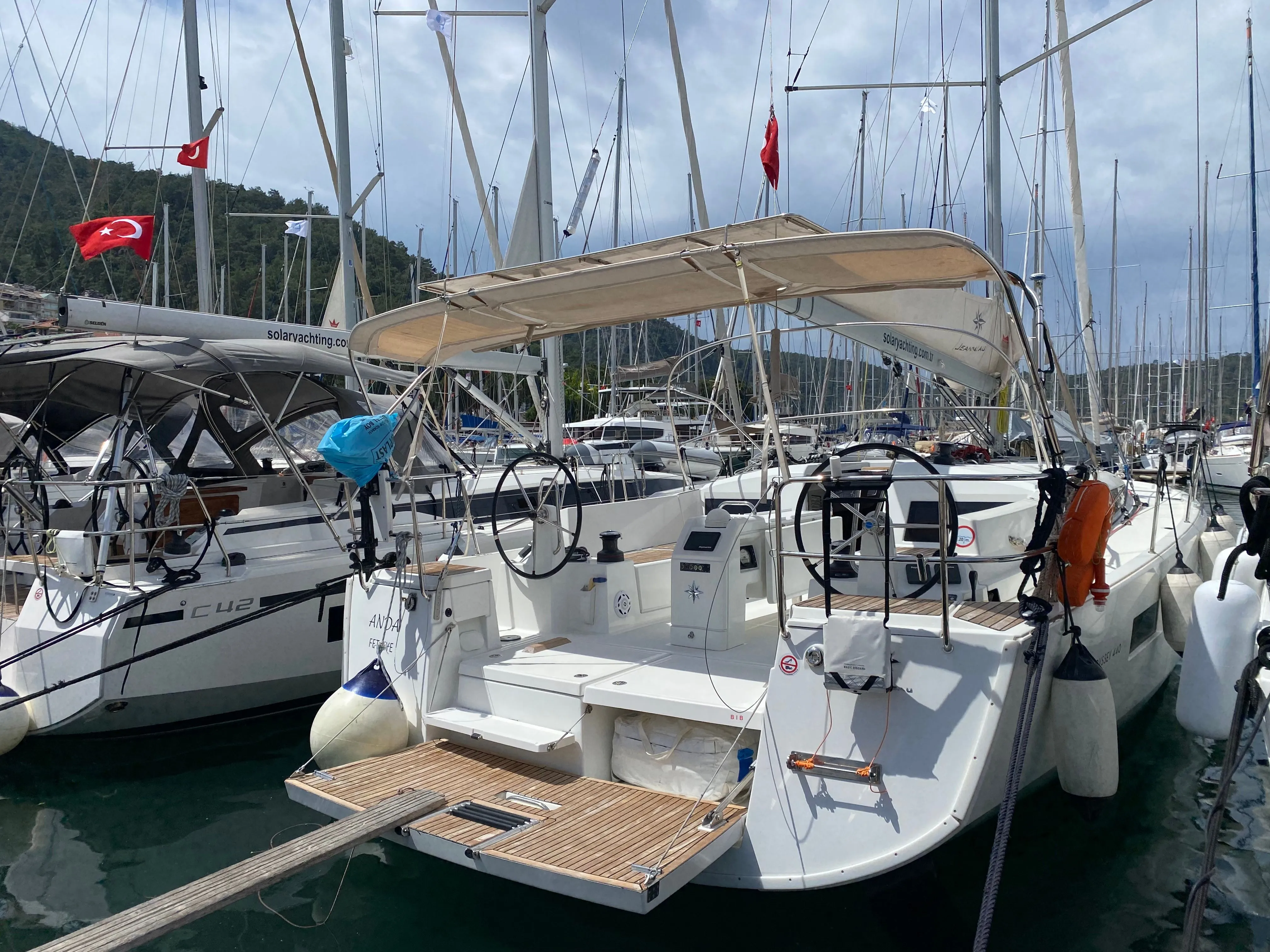 Fethiye Kiralık Jeanneau Sun Odyssey 440 13m Yelkenli Yat - Fotoğraf 4