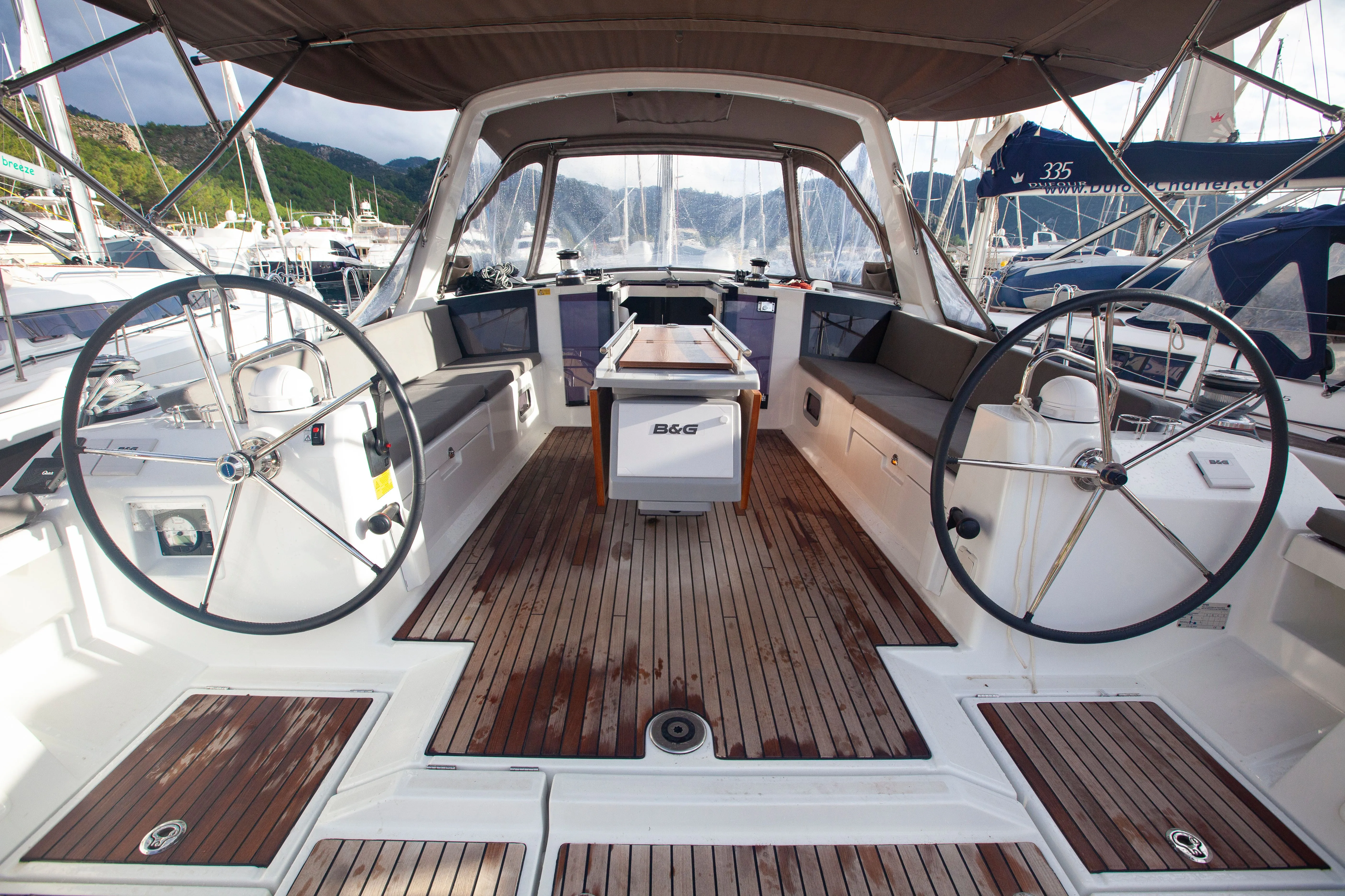 Orhaniye 13.39m Kiralık Yelkenli Yat Jeanneau Sun Odyssey 440 - Fotoğraf 5