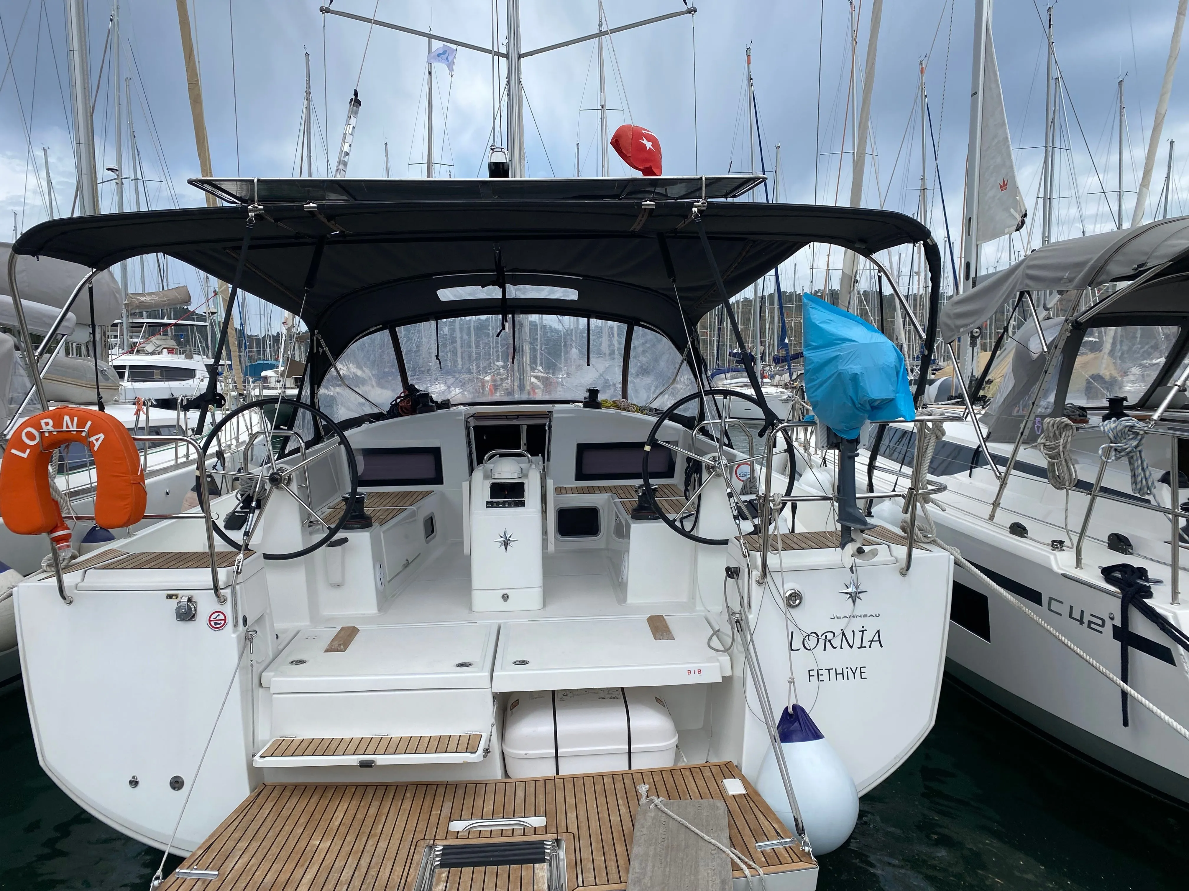 Charter a 13m Sailing Yacht Jeanneau Sun Odyssey 440 in Fethiye - Fotoğraf 3