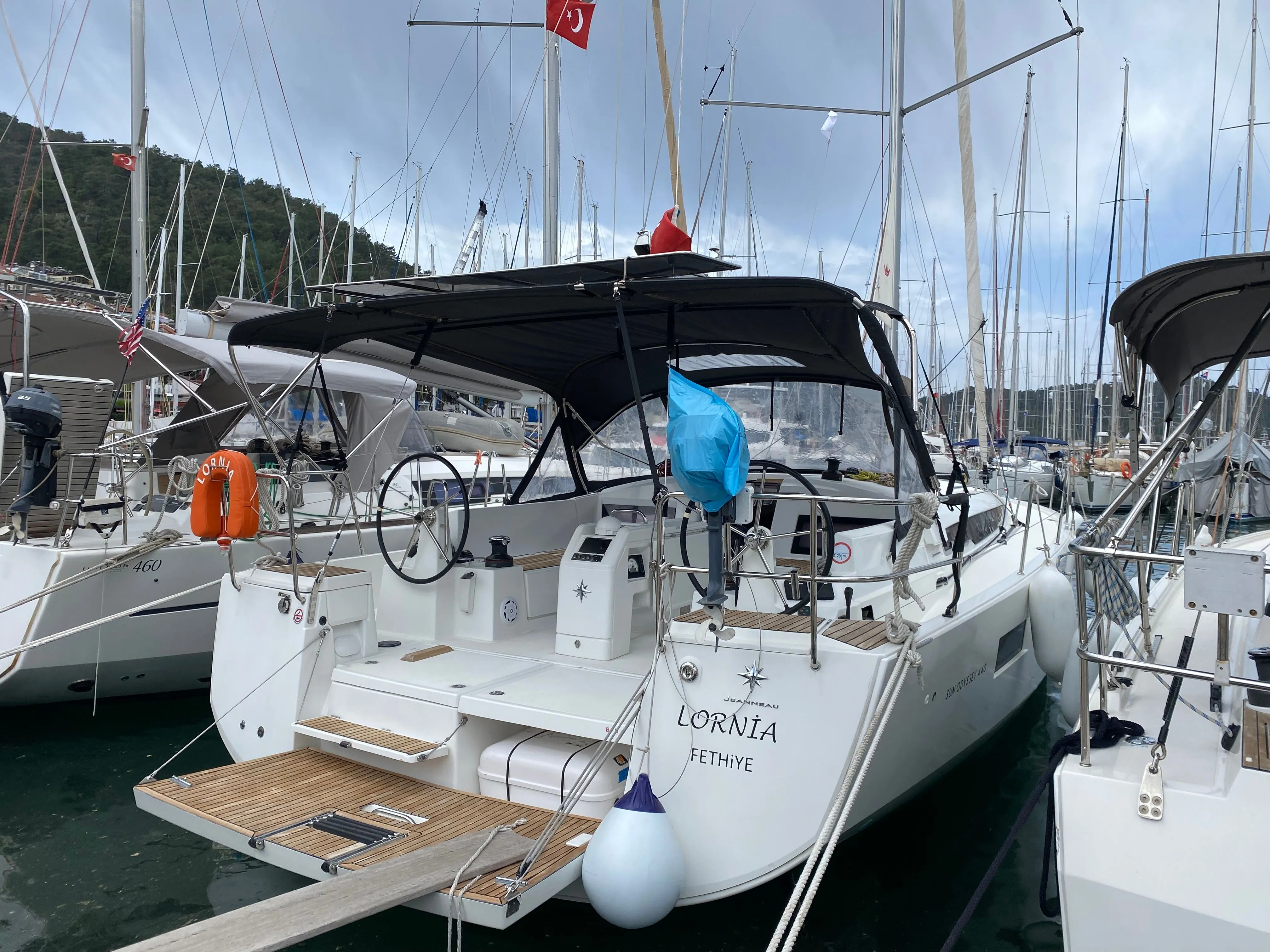 Charter a 13m Sailing Yacht Jeanneau Sun Odyssey 440 in Fethiye - Fotoğraf 1
