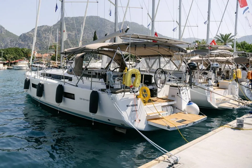 13.39m Göcek Jeanneau Sun Odyssey 440 Hire - Fotoğraf 3
